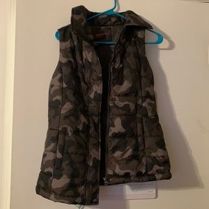 camo vest